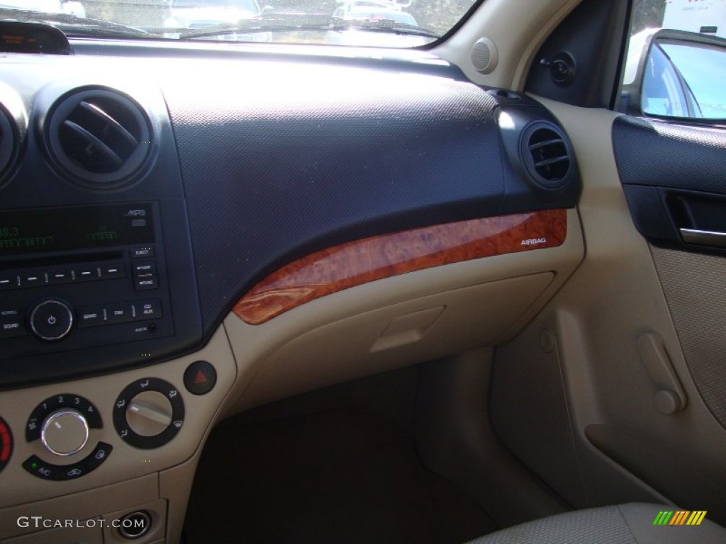 2010 Aveo LT Sedan - Summit White / Neutral photo #14