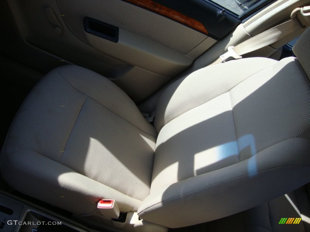 2010 Aveo LT Sedan - Summit White / Neutral photo #16