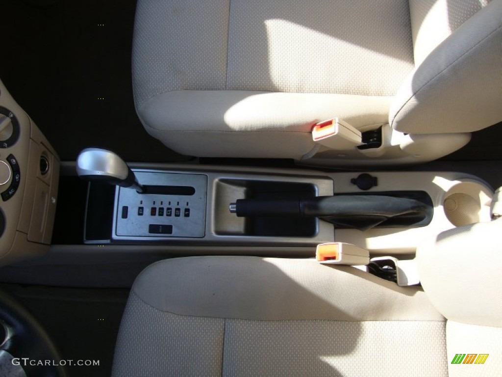 2010 Aveo LT Sedan - Summit White / Neutral photo #17