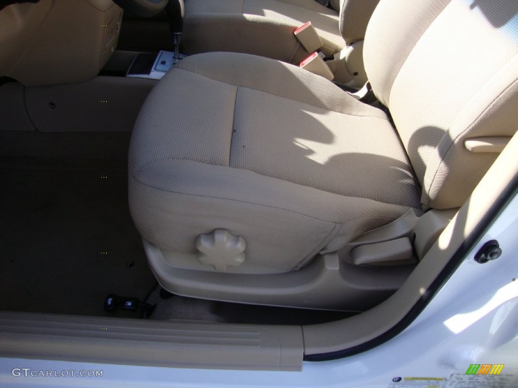 2010 Aveo LT Sedan - Summit White / Neutral photo #18