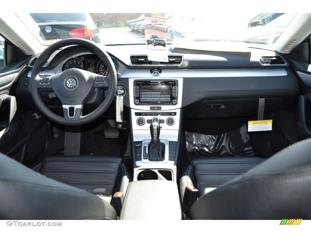 2013 Volkswagen CC Sport Dashboard Photos