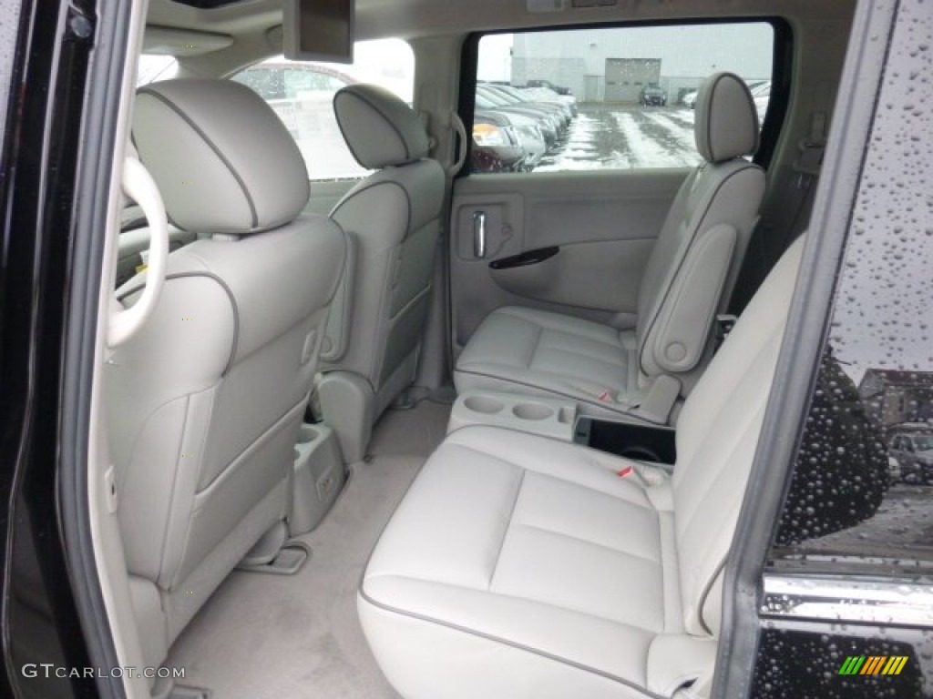 2013 Nissan Quest 3.5 SL Rear Seat Photos