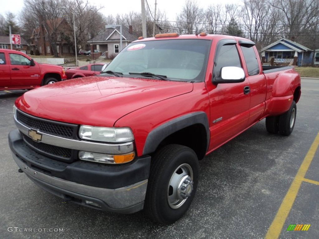 Victory Red 2001 Chevrolet Silverado 3500 LT Extended Cab 4x4 Dually Exterior Photo #76990569