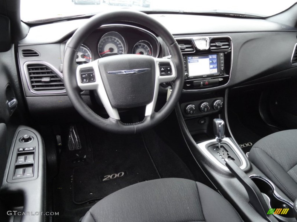 2012 Chrysler 200 Touring Sedan Dashboard Photos