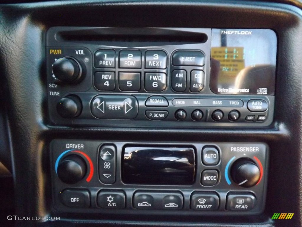 2002 Chevrolet Corvette Convertible Controls Photo #76991889