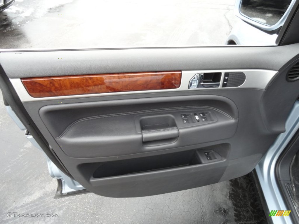 2007 Volkswagen Touareg V6 Anthracite Door Panel Photo #76992984