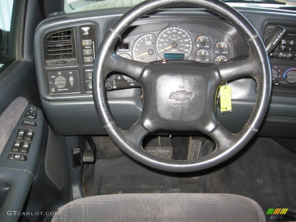 2002 Chevrolet Silverado 2500 LS Crew Cab 4x4 Graphite Steering Wheel Photo #76993531