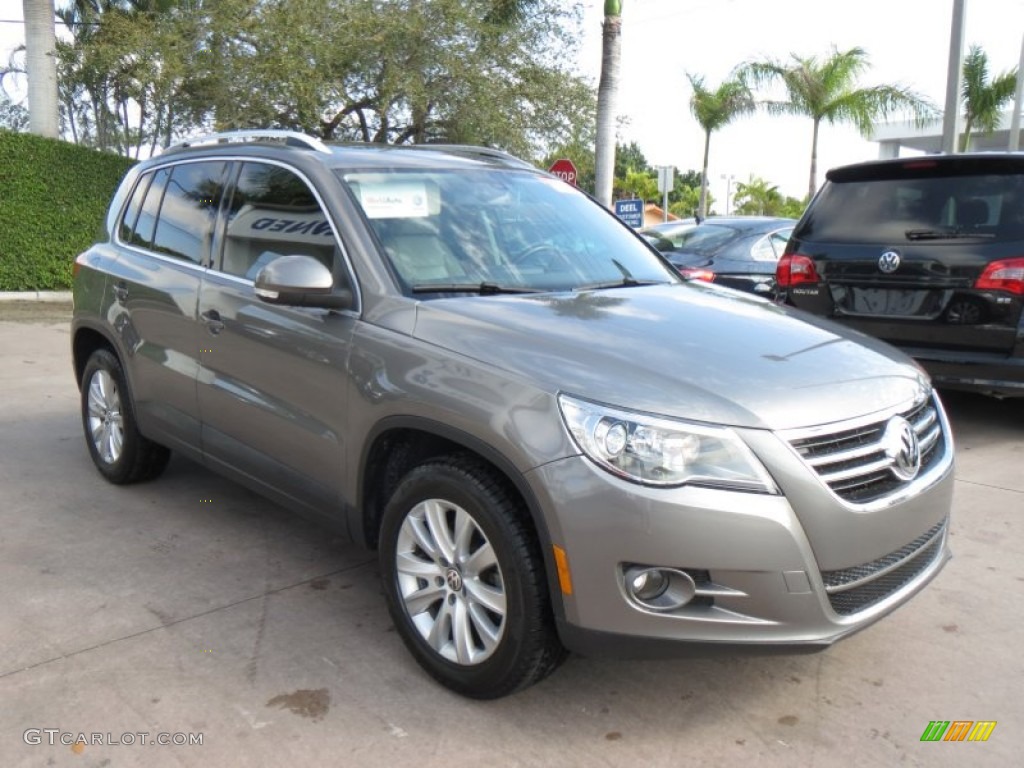 2009 Volkswagen Tiguan SEL 4Motion Exterior Photos