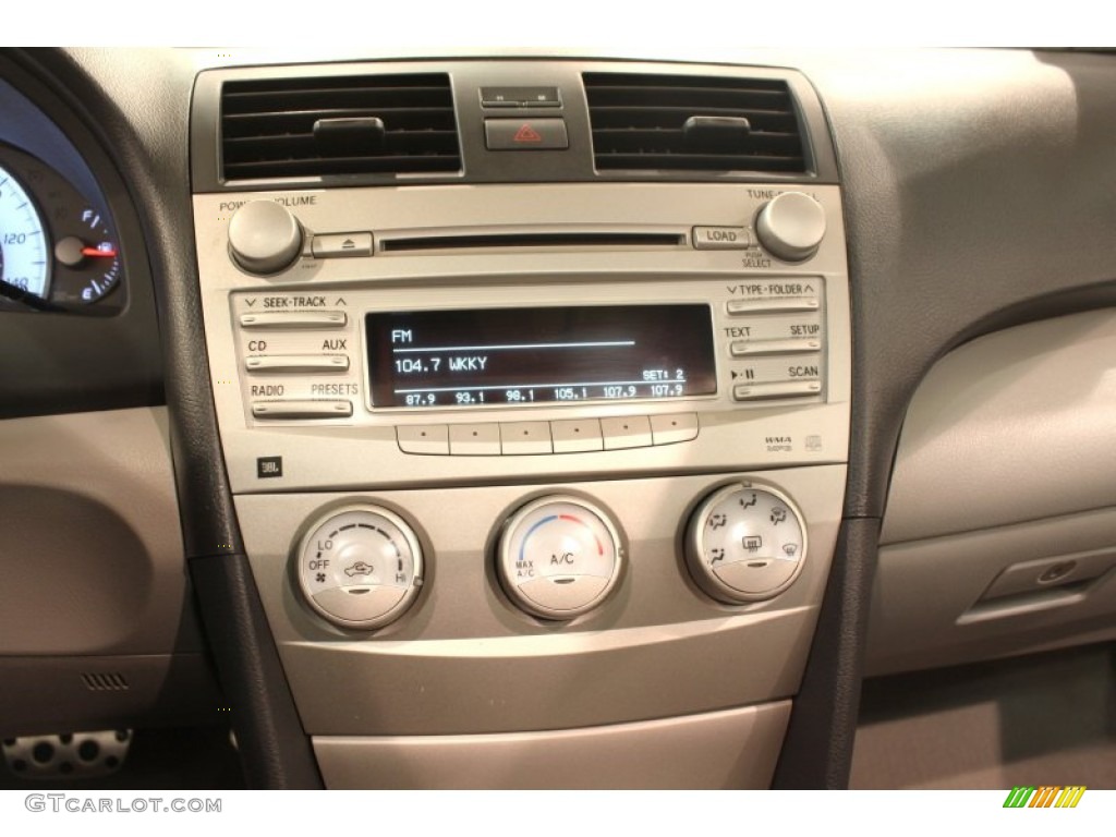 2010 Toyota Camry SE Controls Photo #76994814