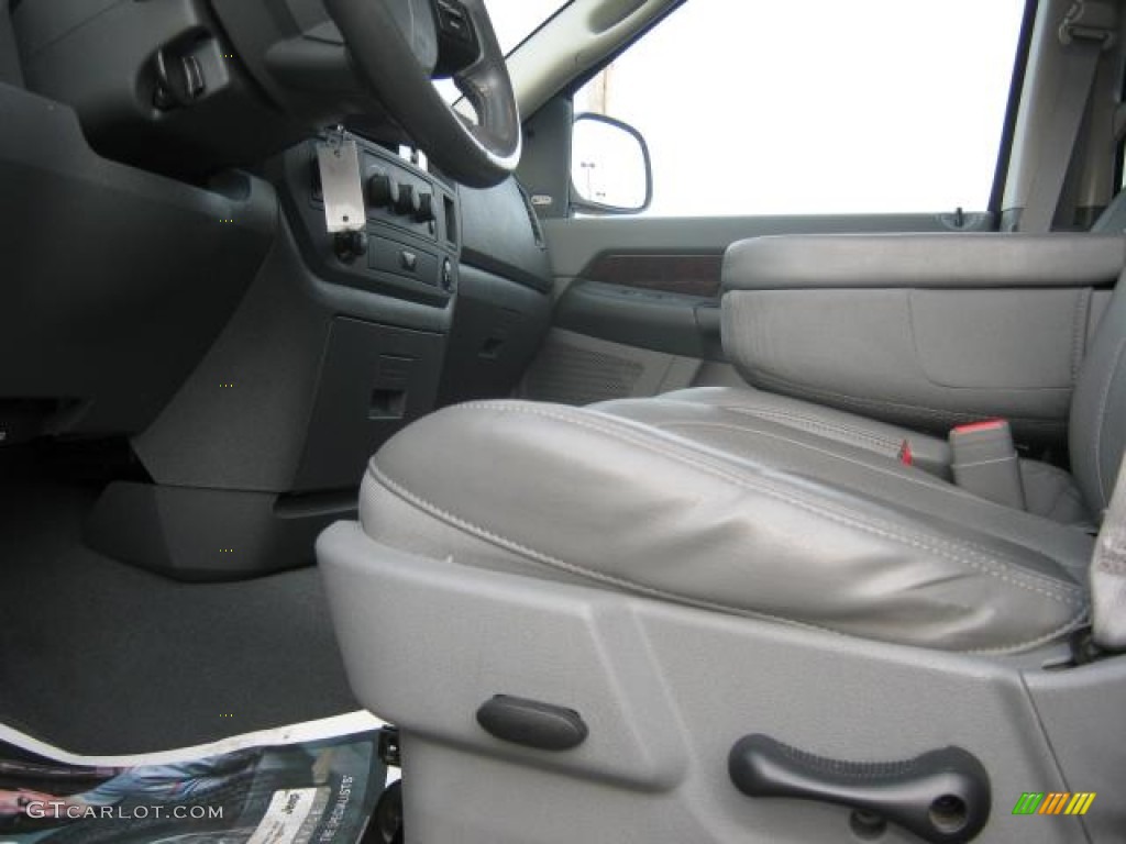 2008 Ram 1500 SLT Quad Cab 4x4 - Brilliant Black Crystal Pearl / Medium Slate Gray photo #5