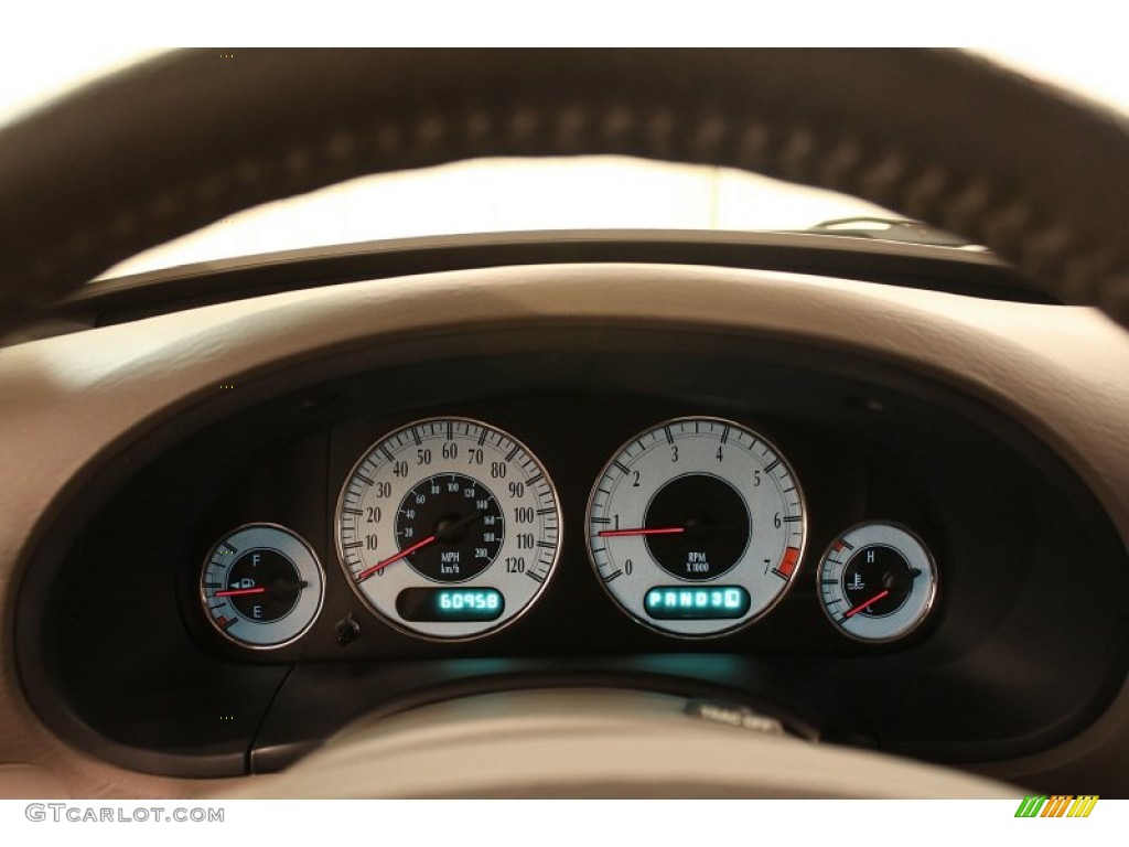 2002 Chrysler Town & Country Limited Gauges Photos