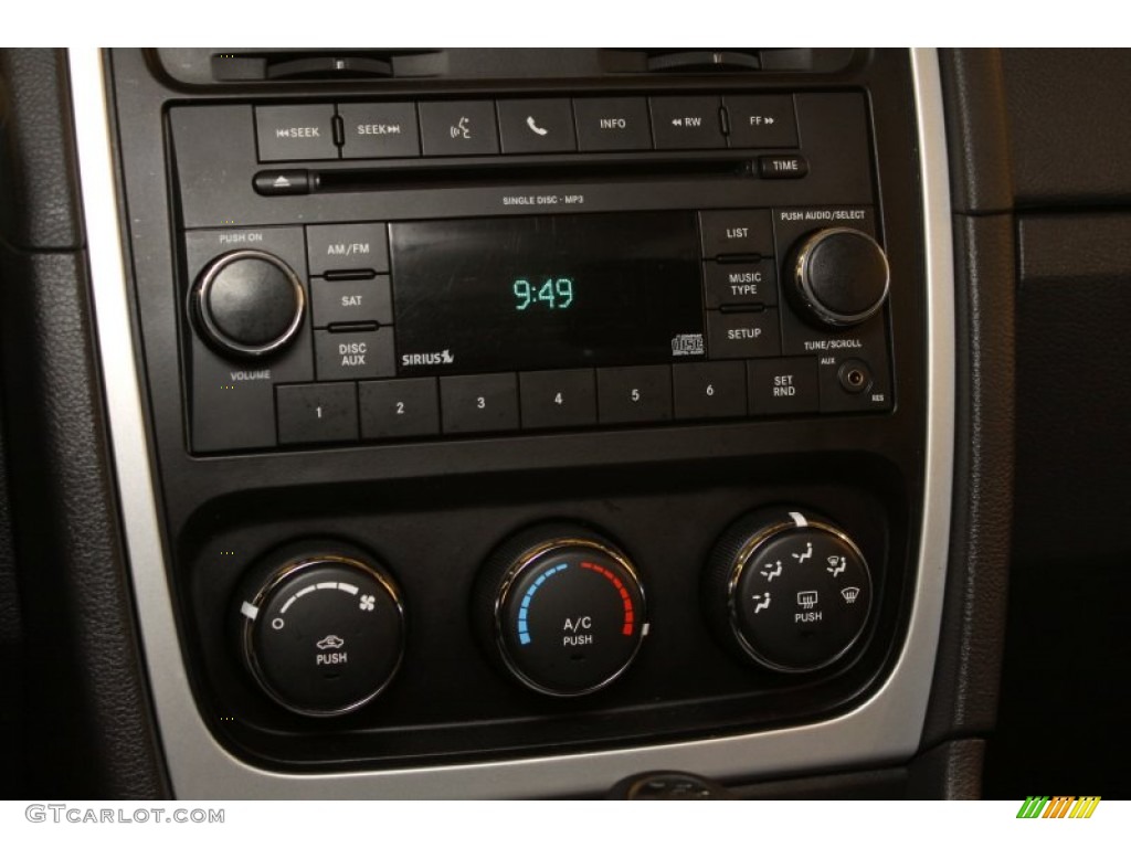 2010 Dodge Caliber SXT Audio System Photos