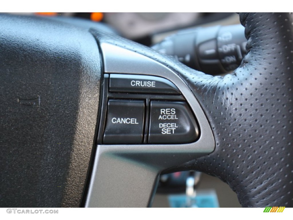 2011 Honda Pilot EX-L controls Photo #76998666