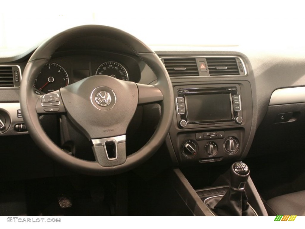 2012 Volkswagen Jetta TDI Sedan Titan Black Dashboard Photo #76999394