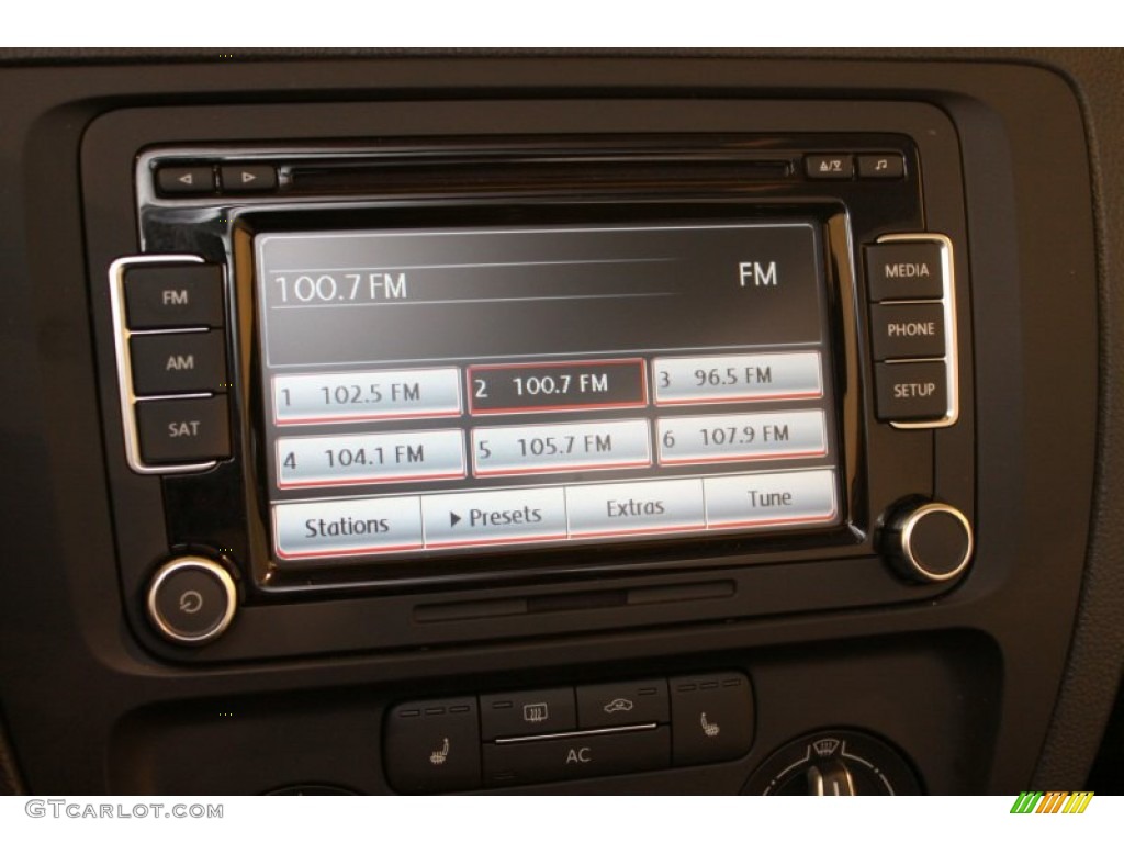 2012 Volkswagen Jetta TDI Sedan Audio System Photos