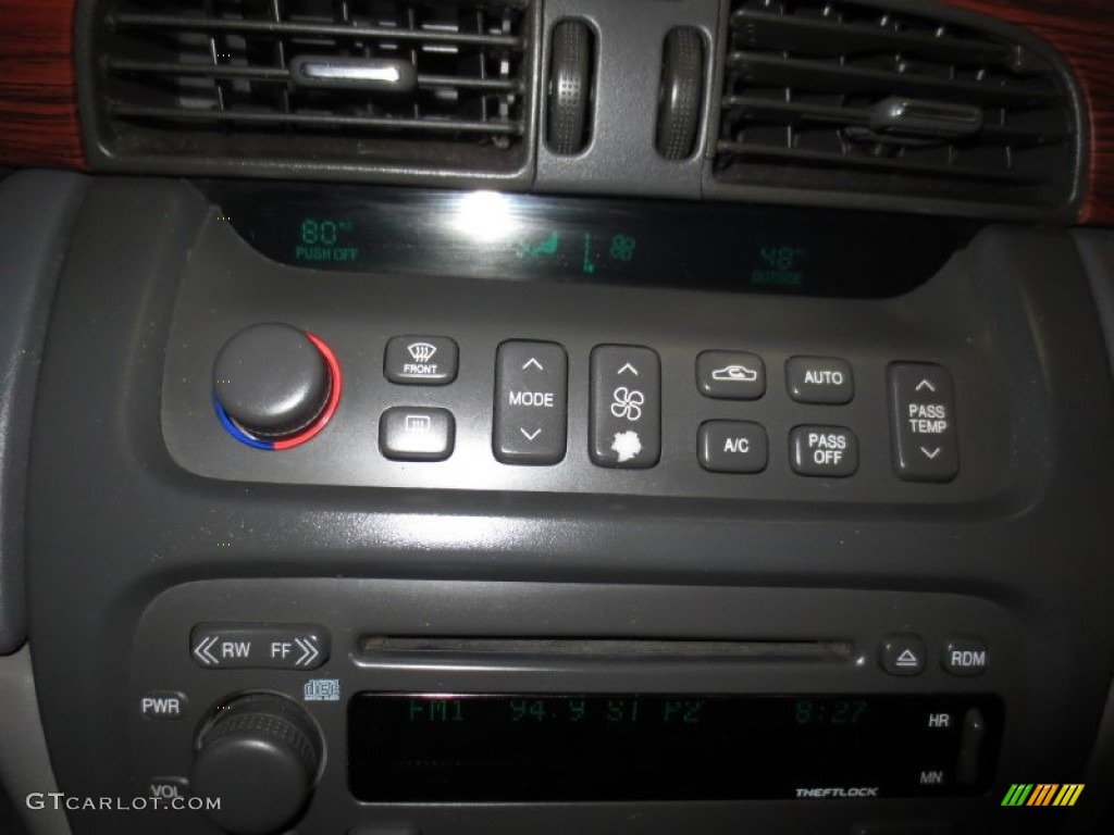2005 Cadillac DeVille Sedan Controls Photo #77002839
