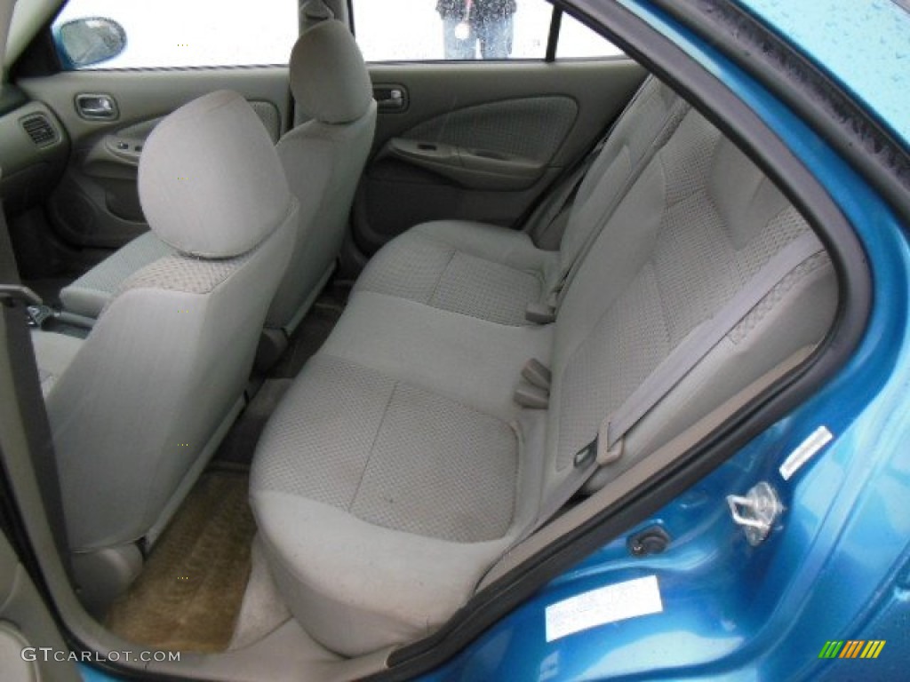 2004 Nissan Sentra 1.8 Rear Seat Photos