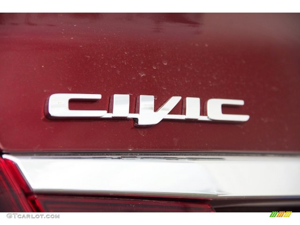 2013 Honda Civic LX Sedan Marks and Logos Photos