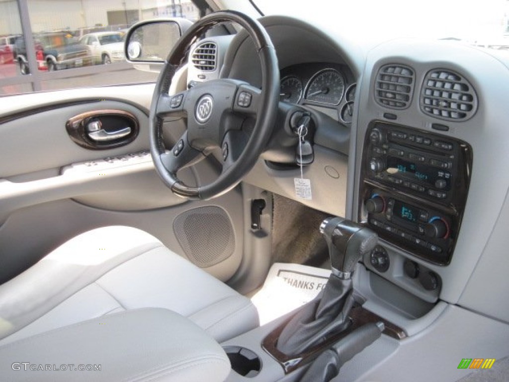 2006 Buick Rainier CXL AWD Dashboard Photos
