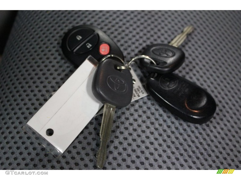 2007 Toyota Tacoma V6 TRD Double Cab 4x4 Keys Photos