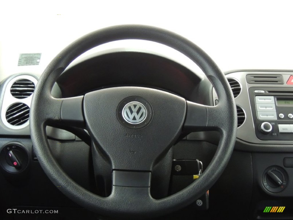 2010 Volkswagen Tiguan S Steering Wheel Photos