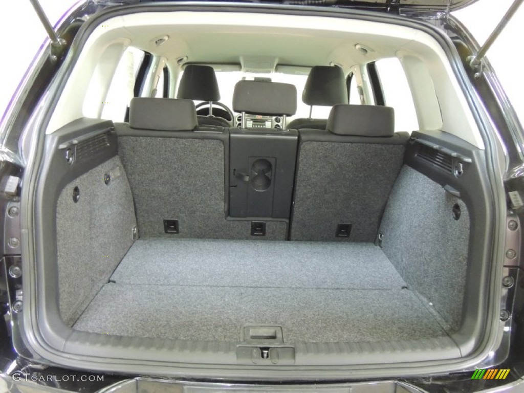 2010 Volkswagen Tiguan S Trunk Photo #77010210