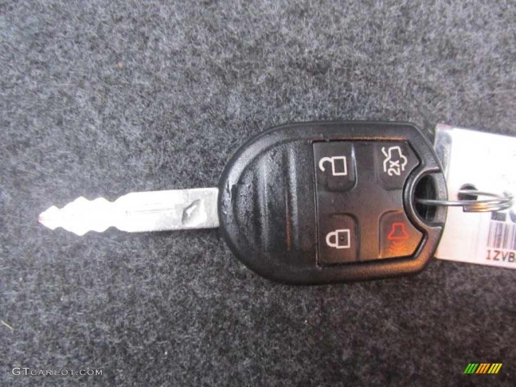 2012 Ford Mustang V6 Coupe Keys Photo #77014884