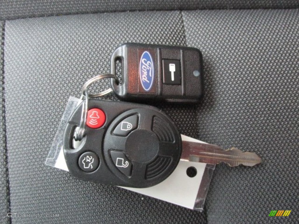 2011 Ford Escape XLT 4WD Keys Photo #77015475