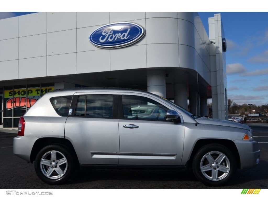 2009 Compass Sport - Bright Silver Metallic / Dark Slate Gray/Medium Slate Gray photo #2