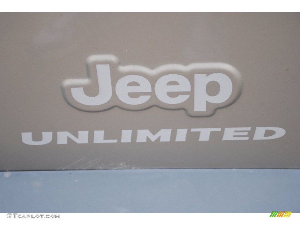 2004 Wrangler Unlimited 4x4 - Light Khaki Metallic / Dark Slate Gray photo #6