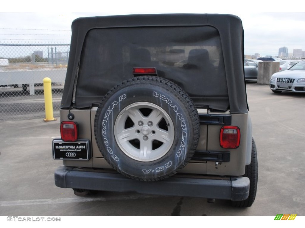 2004 Wrangler Unlimited 4x4 - Light Khaki Metallic / Dark Slate Gray photo #8