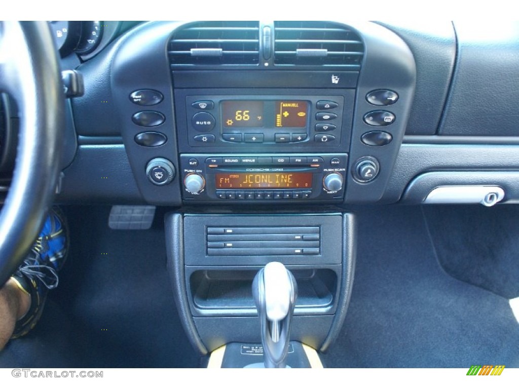 2004 Porsche 911 Carrera Coupe Controls Photos