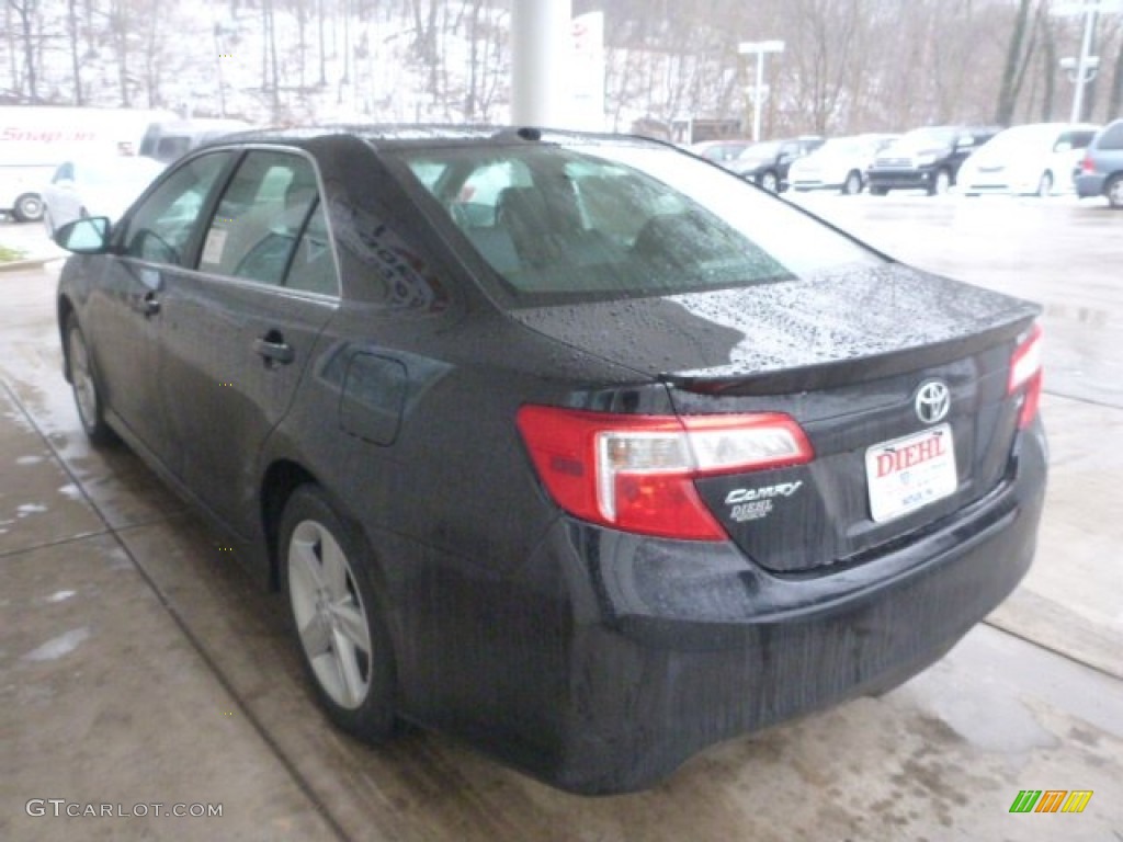 2013 Camry SE - Attitude Black Metallic / Black/Ash photo #4