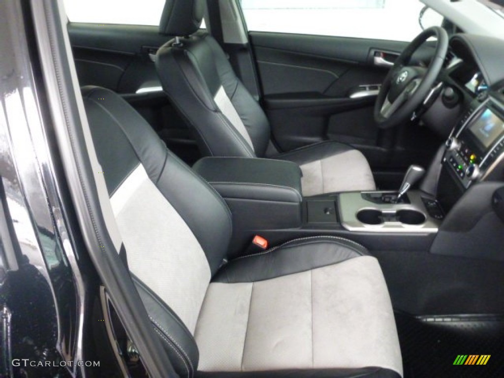 2013 Camry SE - Attitude Black Metallic / Black/Ash photo #9