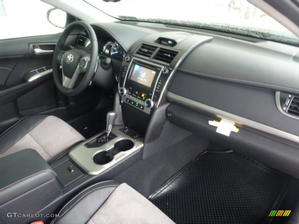 2013 Camry SE - Attitude Black Metallic / Black/Ash photo #10