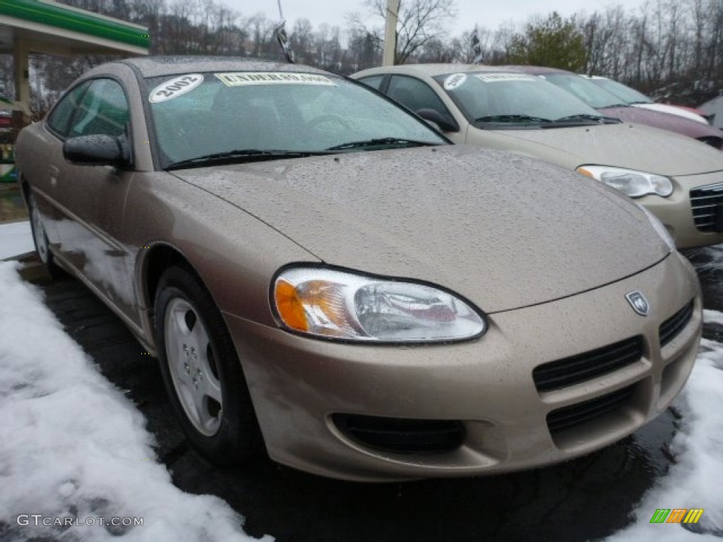 Caffe Latte Metallic 2002 Dodge Stratus SE Coupe Exterior Photo #77022228