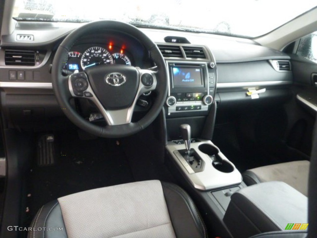 2013 Camry SE - Attitude Black Metallic / Black/Ash photo #15