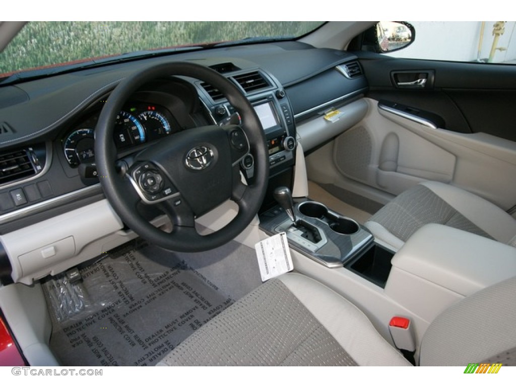2013 Camry Hybrid LE - Barcelona Red Metallic / Ivory photo #5