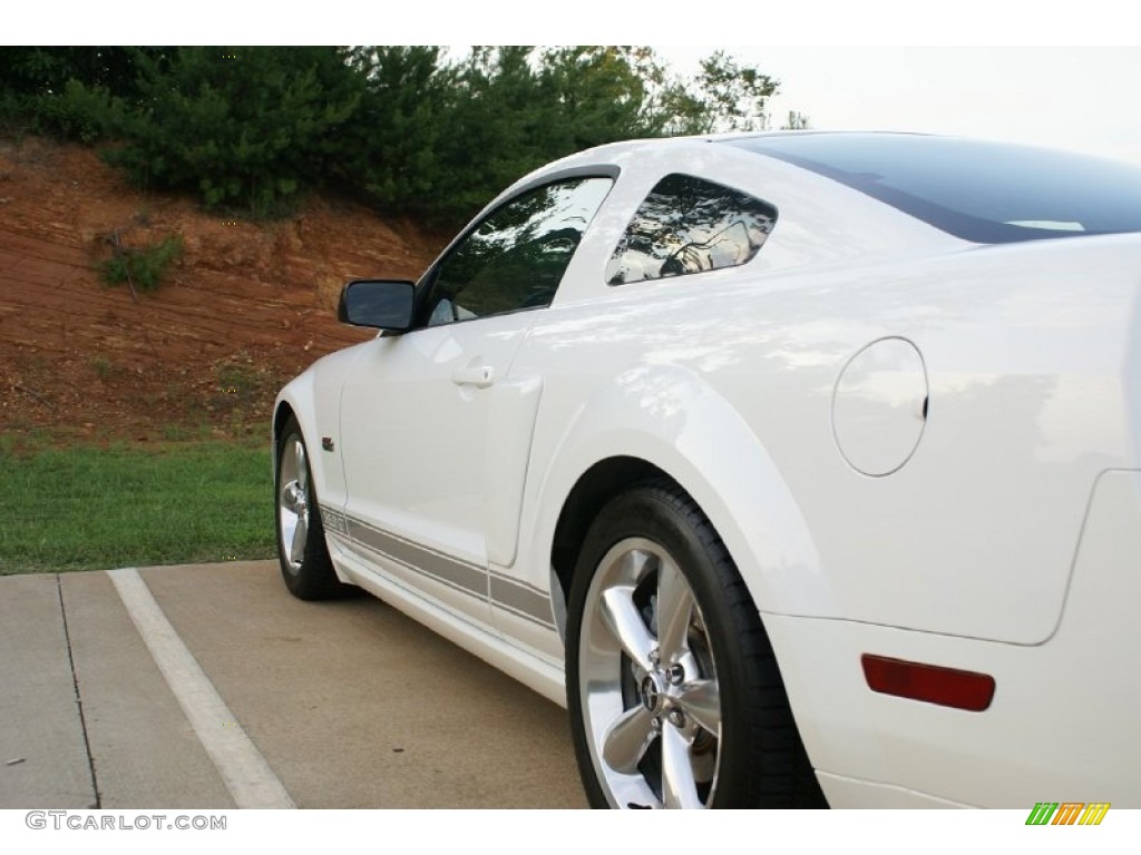 2007 Mustang Shelby GT Coupe - Performance White / Dark Charcoal photo #9