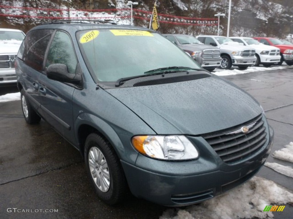 Magnesium Pearl 2007 Chrysler Town & Country Standard Town & Country Model Exterior Photo #77022525