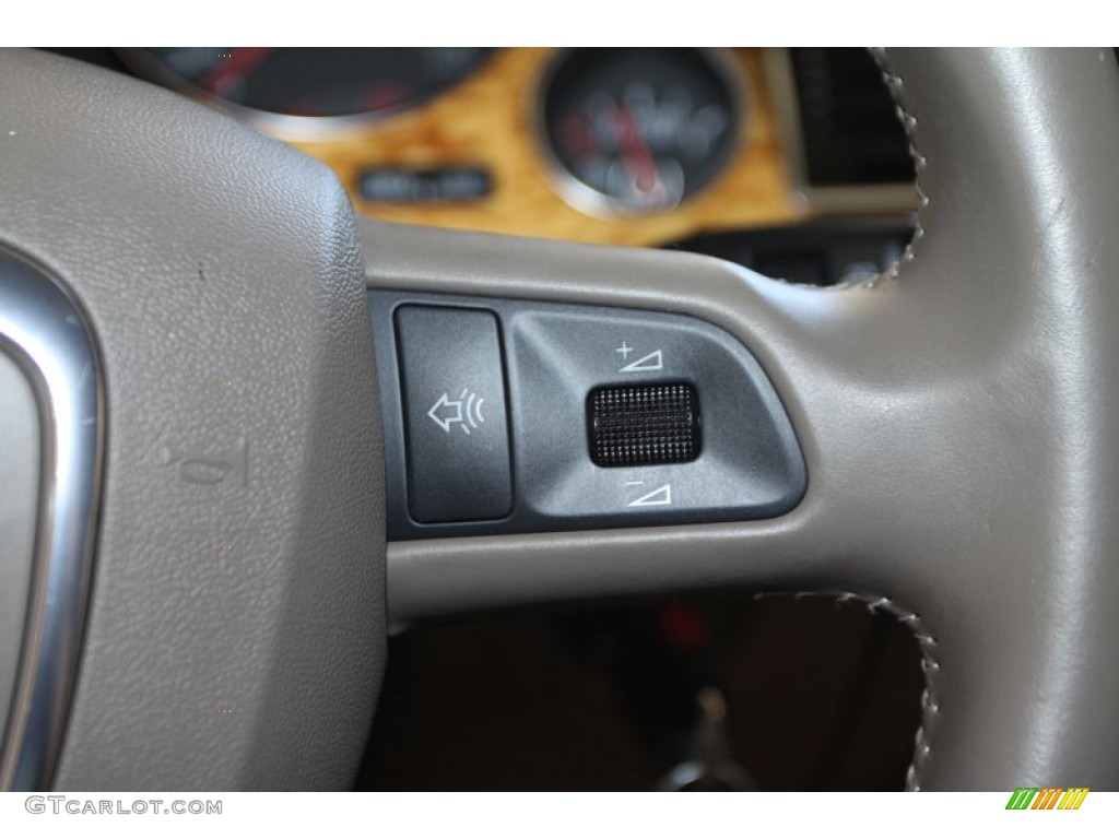 2006 Audi A8 L 4.2 quattro Controls Photo #77022639