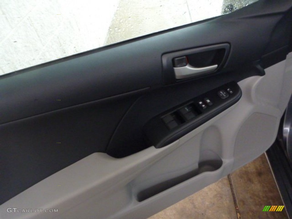 2013 Camry LE - Magnetic Gray Metallic / Ash photo #16