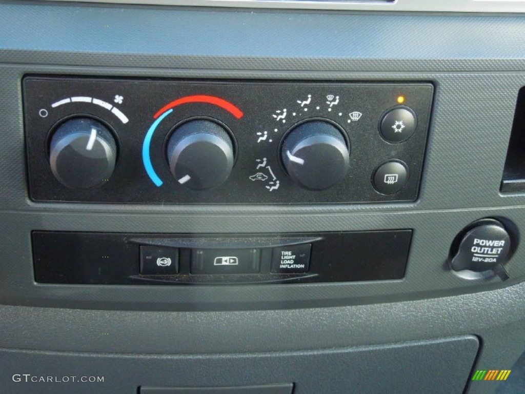 2009 Dodge Ram 2500 SLT Quad Cab 4x4 Controls Photo #77023944
