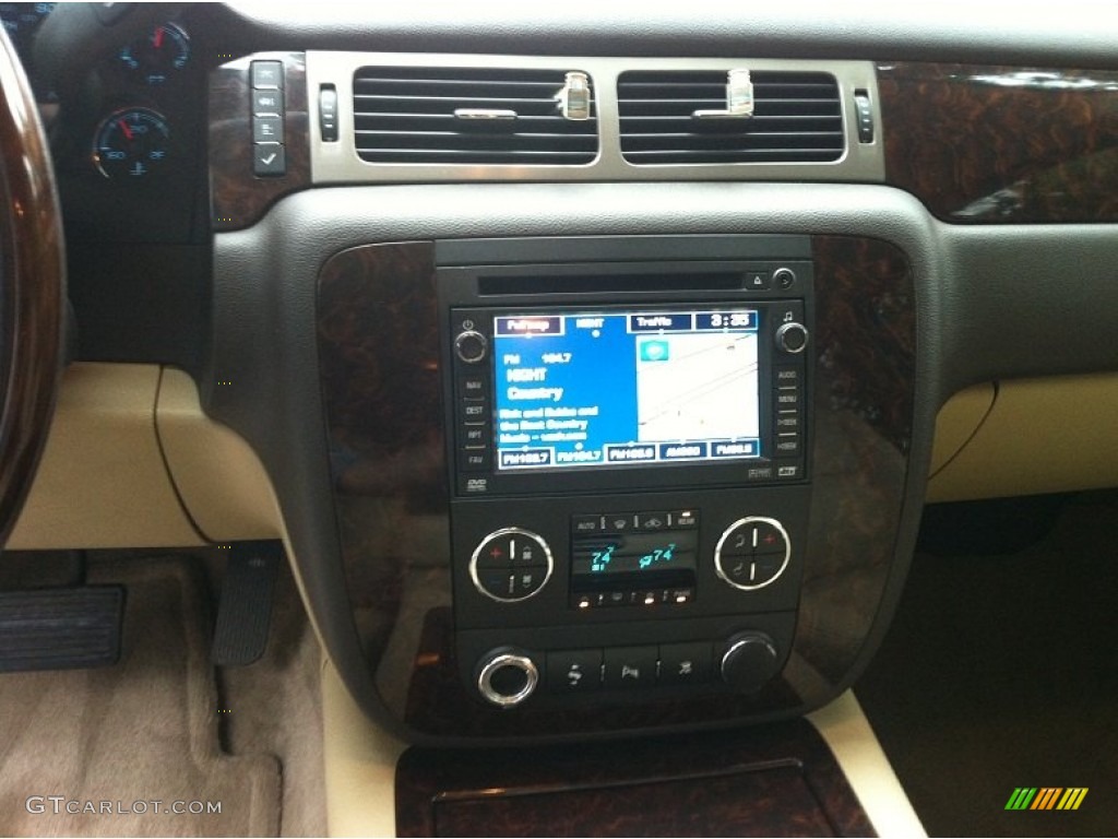 2009 GMC Yukon XL Denali AWD Controls Photos