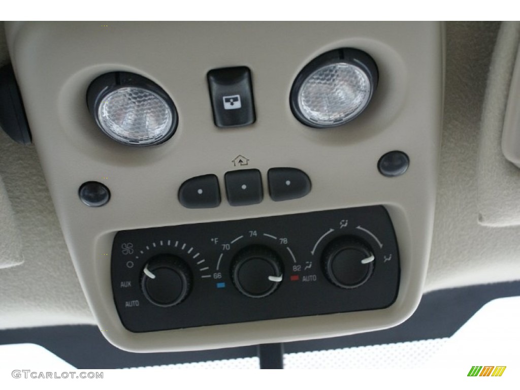 2004 Chevrolet Tahoe Z71 4x4 Controls Photo #77026135