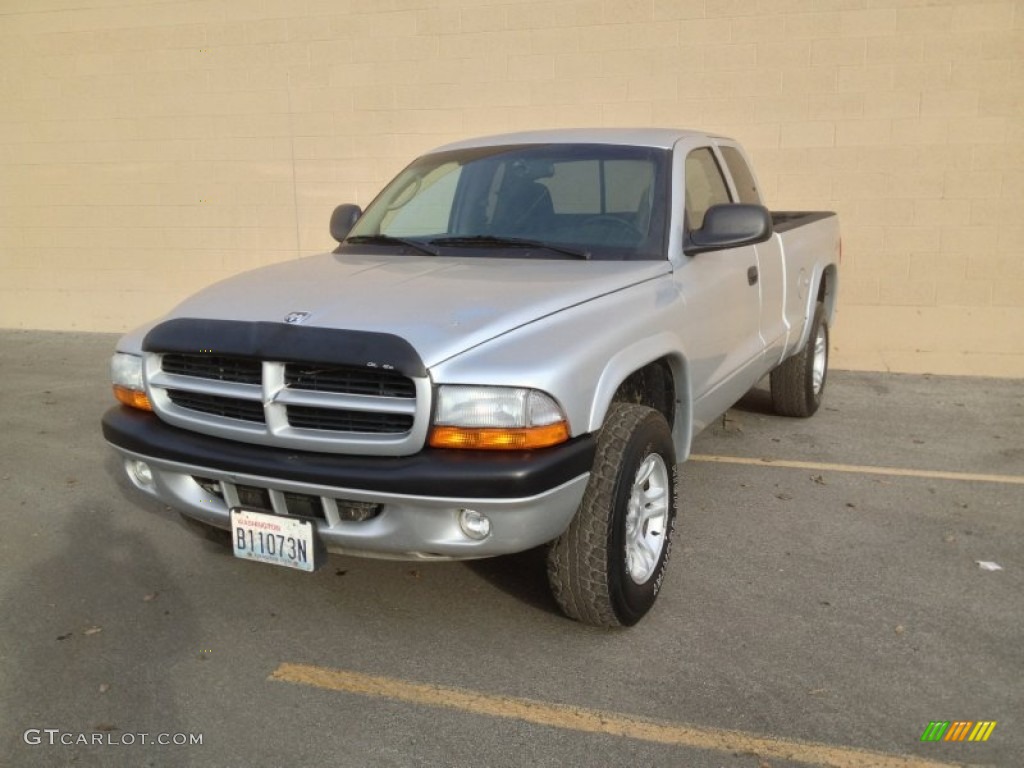 2003 Dakota Sport Club Cab 4x4 - Bright Silver Metallic / Dark Slate Gray photo #4