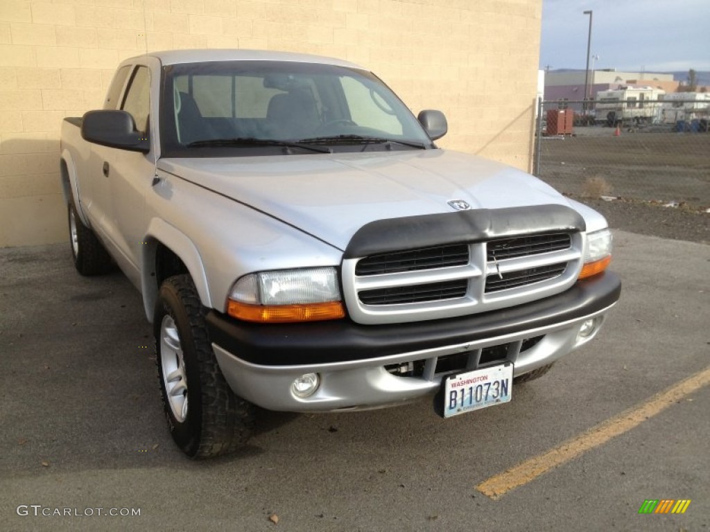 2003 Dakota Sport Club Cab 4x4 - Bright Silver Metallic / Dark Slate Gray photo #5
