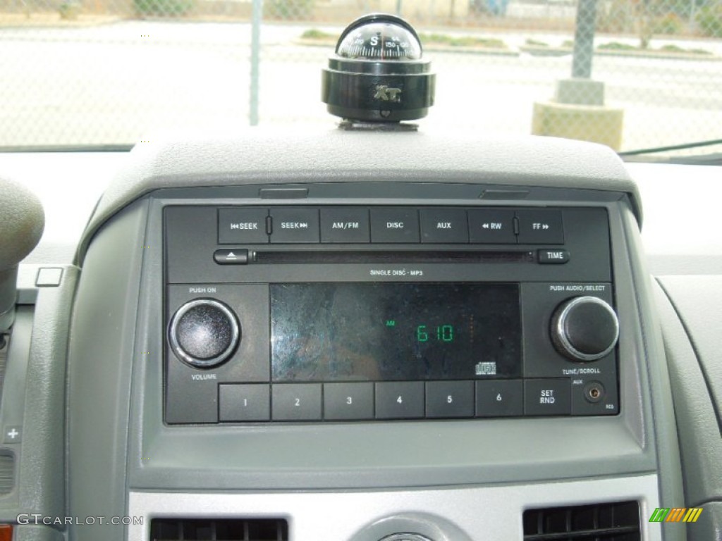 2009 Chrysler Town & Country LX Audio System Photos