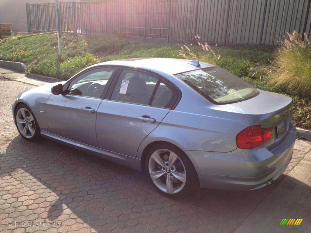 Blue Water Metallic BMW 3 Series