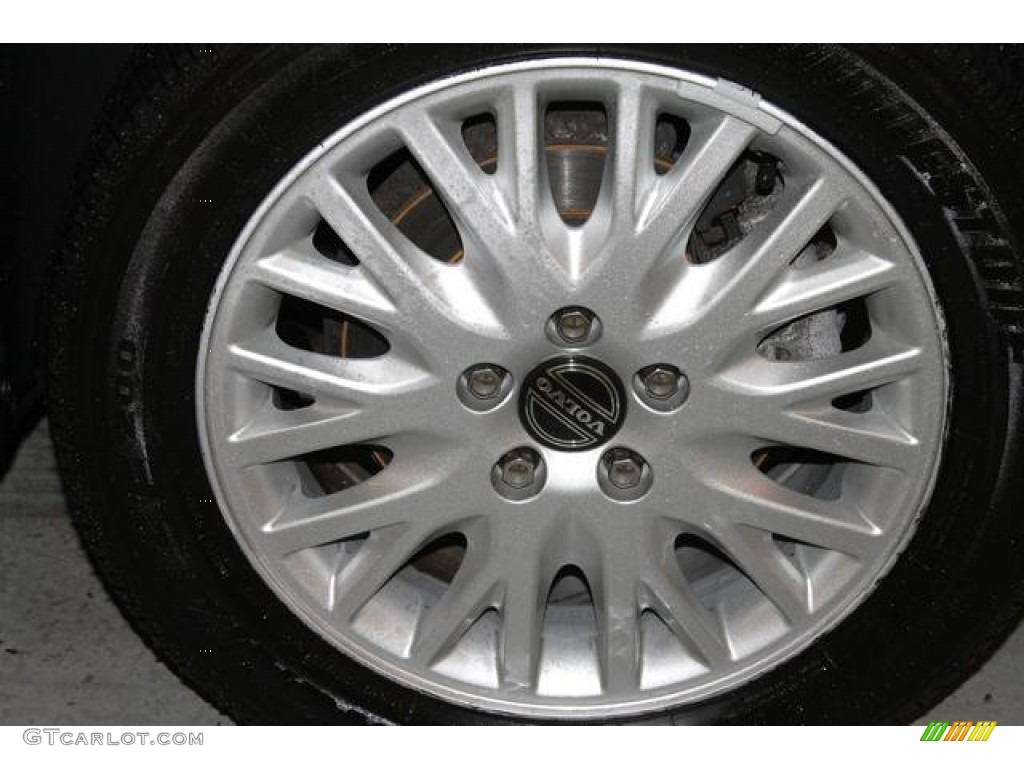 2005 V50 T5 AWD - Ice White / Off-Black photo #13